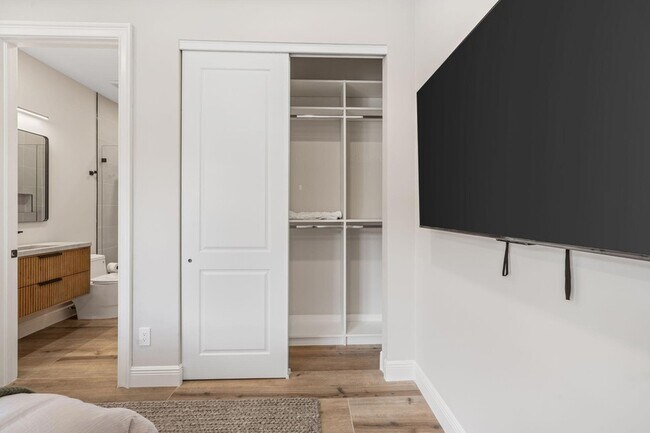 Building Photo - 2658 Players Ct