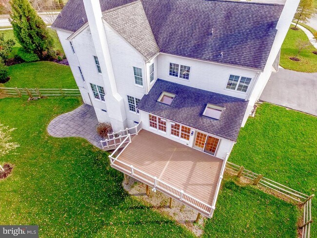 Building Photo - 420 Nattull Dr