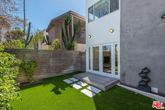 Building Photo - 2603 Abbot Kinney Blvd