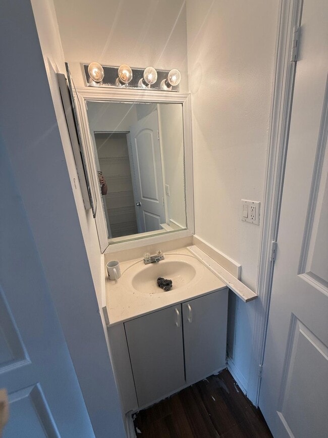 Building Photo - 21300 NE 8th Ct