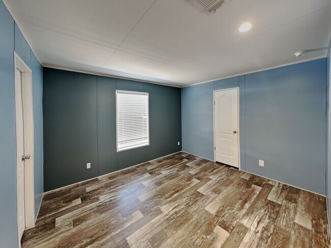Building Photo - 1601 Quail Run