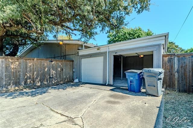 Building Photo - 7040 Briarmeadow Dr