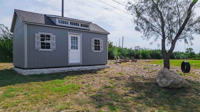 Building Photo - 104 Lazy Oak Pl