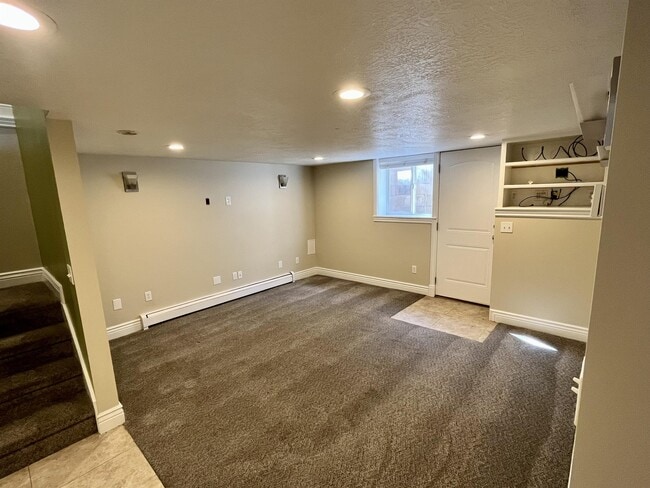 Building Photo - 3375 S Riviera Dr