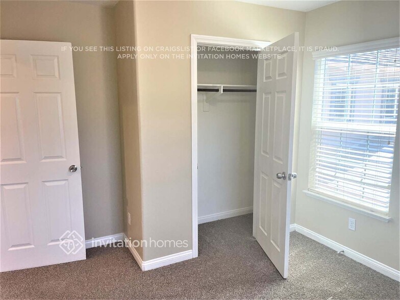 Building Photo - 12579 Chimney Rock Dr