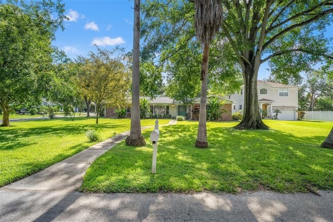 Building Photo - 2725 N Myrtle Ave