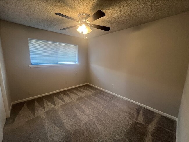 Building Photo - 2301 N Woods St