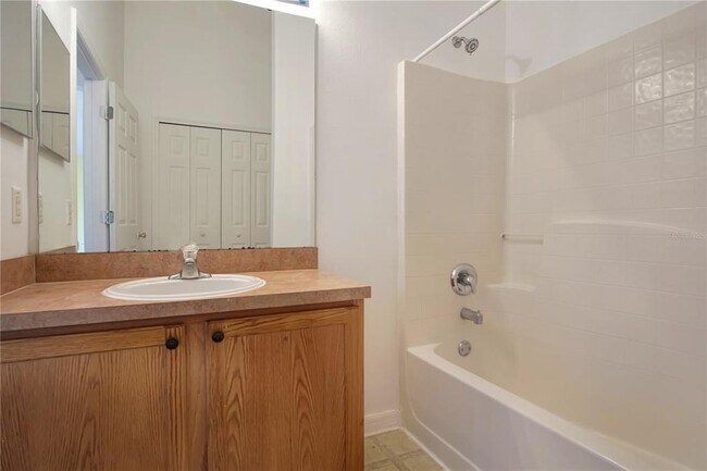 Building Photo - 990 Kenbar St