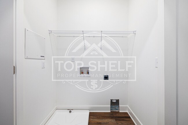 Building Photo - 1540 Millwood Pl