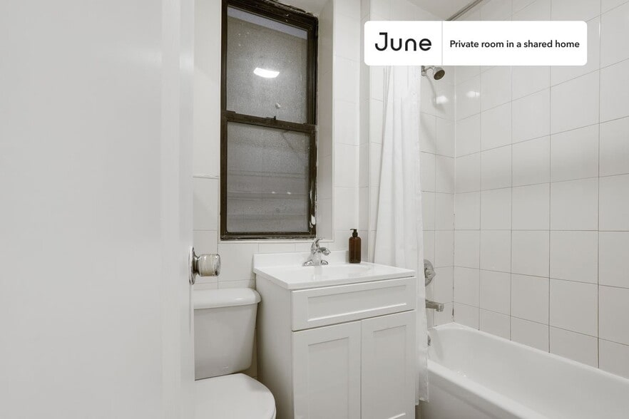 Building Photo - Room in Shared 3 bed/1 bath home in Upper West Side