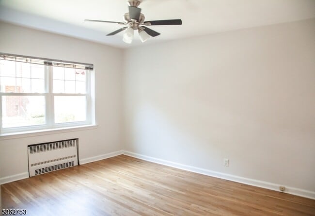 Building Photo - 152 Belleville Ave