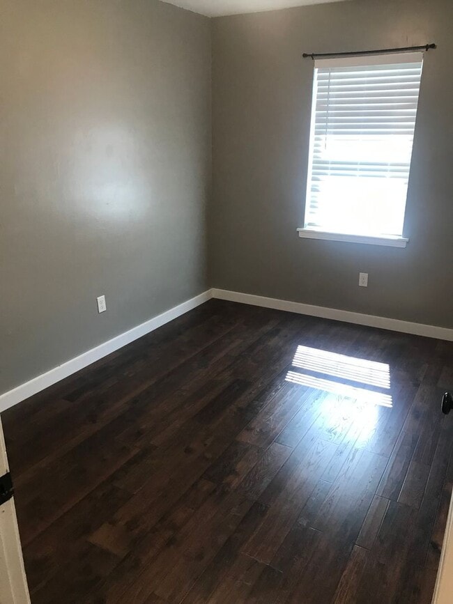 Building Photo - Completely Remodeled Home on a Dead End Road