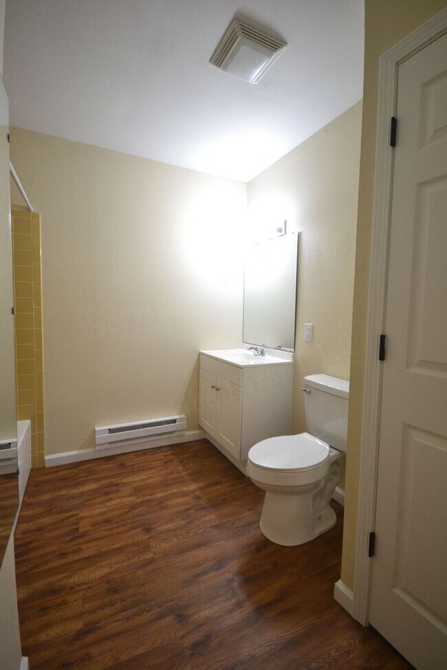 Building Photo - Longton Apartments