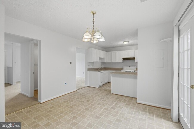 Building Photo - 8635 Reinecke Ct
