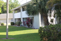 Building Photo - Sunquest Apartments