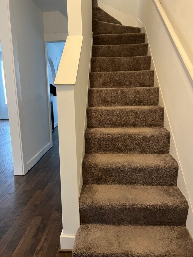 Building Photo - 4225 Ivanhoe Ave