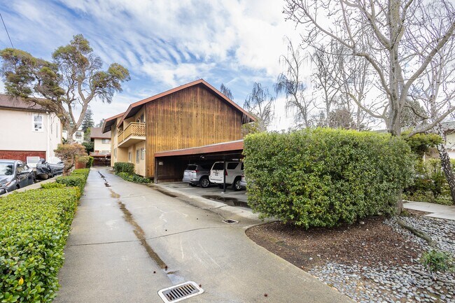 Building Photo - 3858 Maybelle Ave