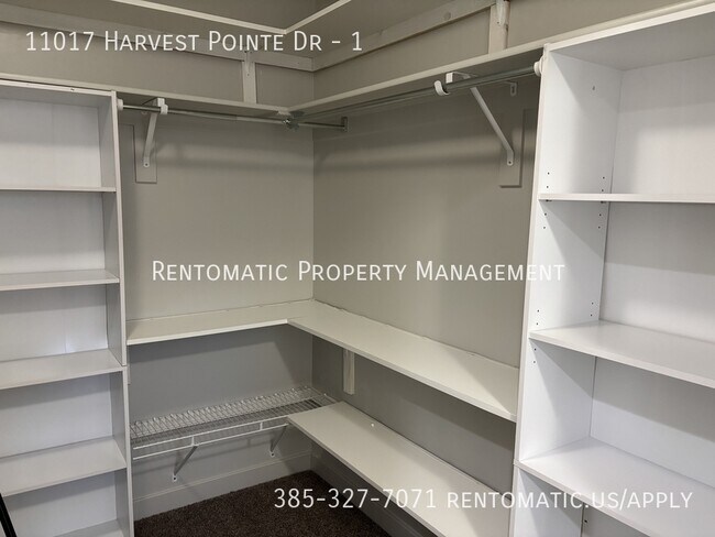 Building Photo - 11017 Harvest Pointe Dr