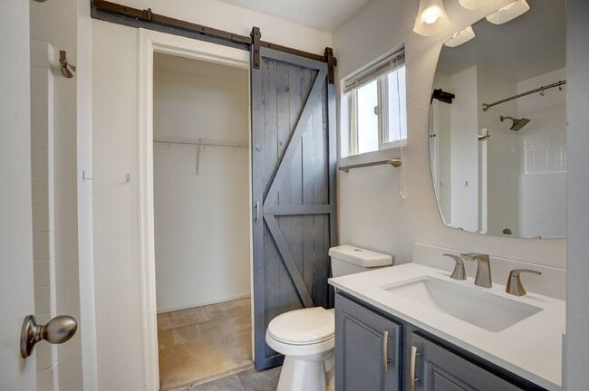 Building Photo - $ 2,295 - 3-Bed, 3-Bath Townhome with Mode...
