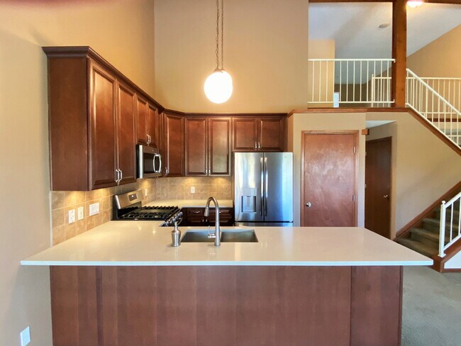 Building Photo - Wonderful 2 Bedroom and Loft on Large Lot and Backs to Open Space!