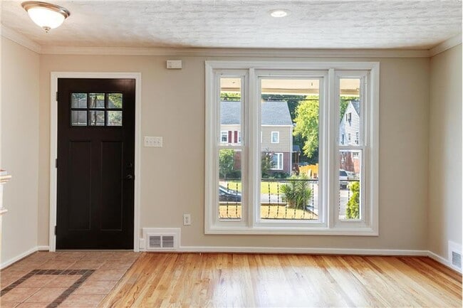 Building Photo - 2308 Mary Baldwin Dr