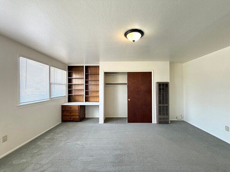 Building Photo - 1116 Henderson St