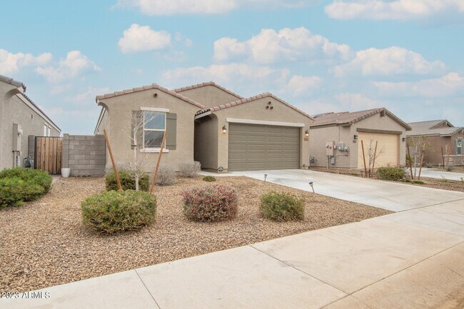 Primary Photo - 12658 W Northview Ave