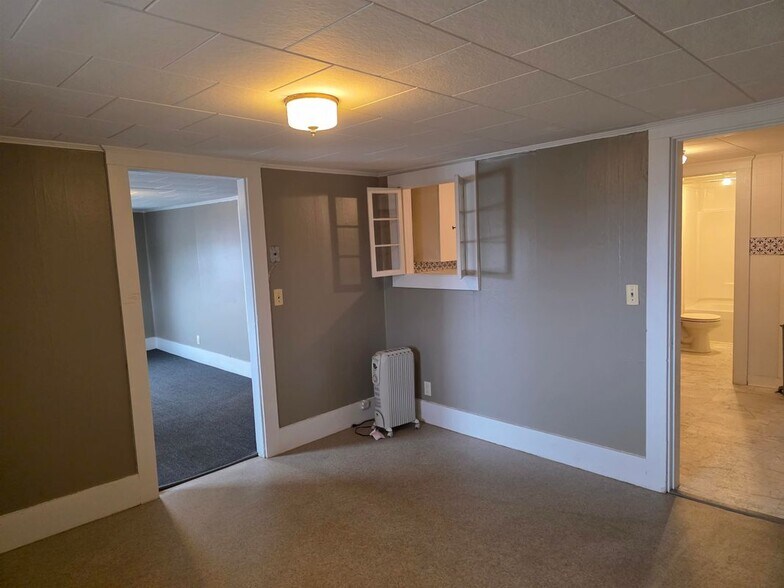 Building Photo - 96 Main, Unit #6