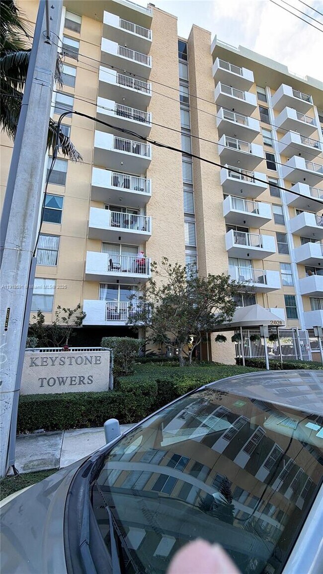 Building Photo - 2020 NE 135th St