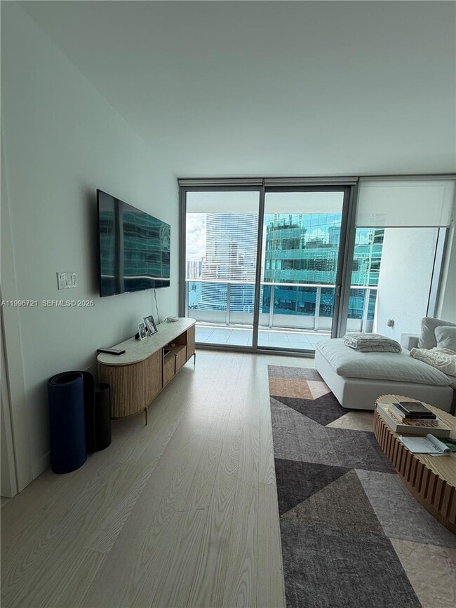 Building Photo - 200 Biscayne Blvd Way