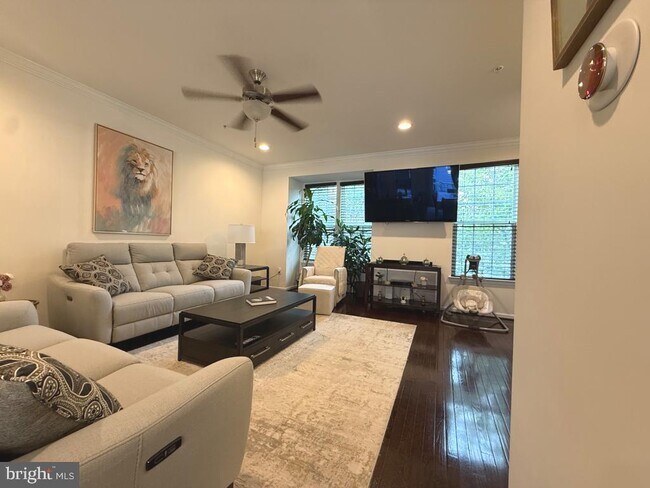 Building Photo - 210 Compass Dr