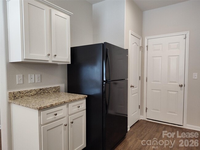 Building Photo - 9623 Weikert Rd