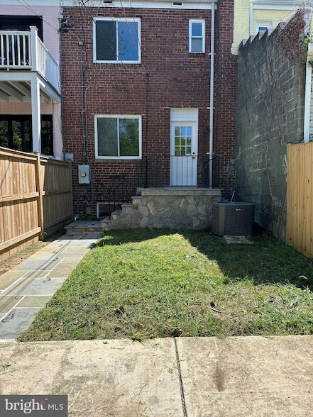 Building Photo - 134 Lynhaven Dr