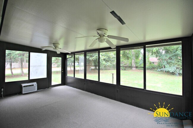 Building Photo - Nice 3 Bedroom Home in Fort Walton Beach
