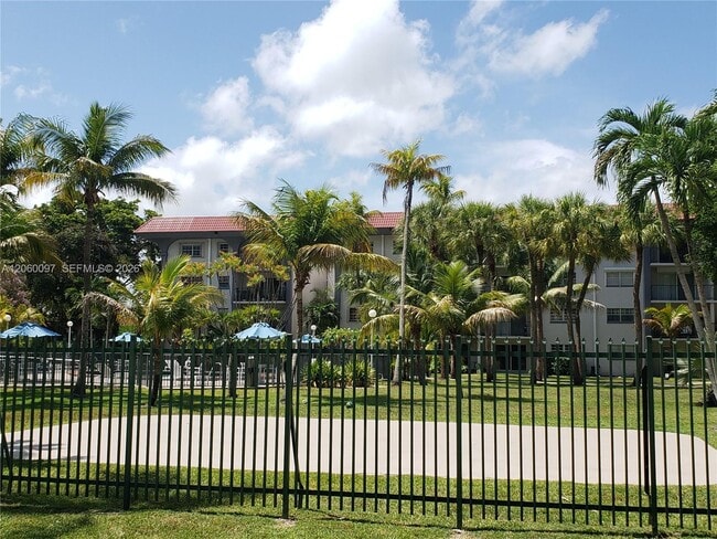 Building Photo - 8107 SW 72nd Ave