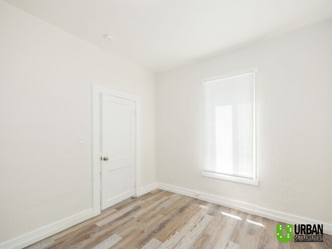 Building Photo - 370 E 8th Ave