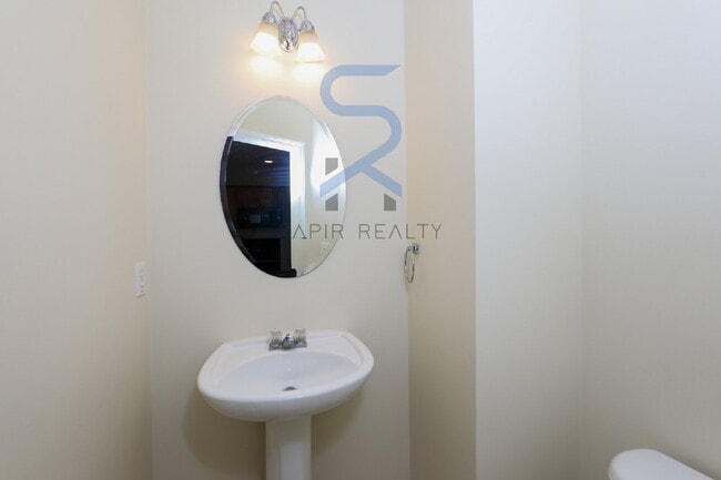 Building Photo - 790 Celeste Ln