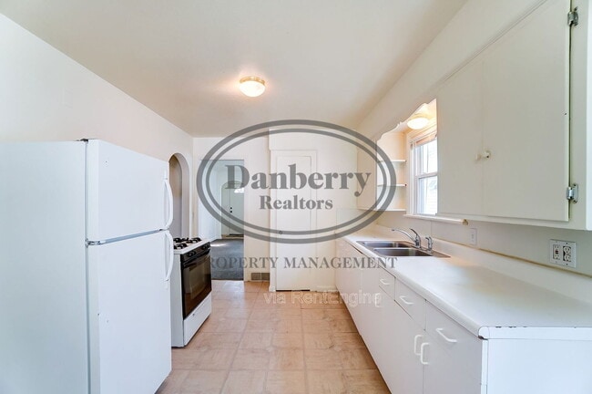 Building Photo - 919 Brookley Blvd