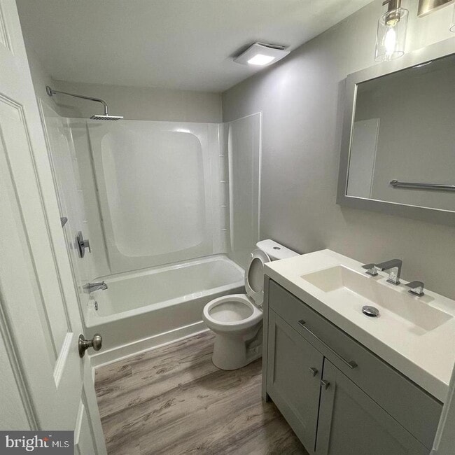 Building Photo - 324 Drummers Ln