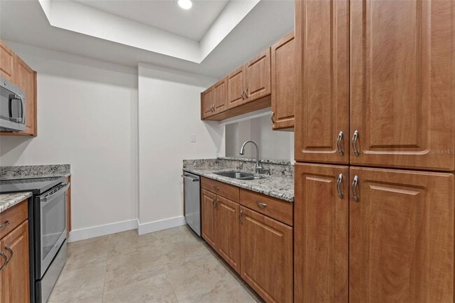 Building Photo - 3058 Overlook Pl