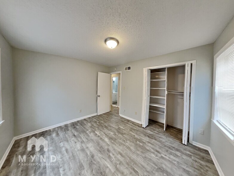 Building Photo - 3675 Ridgemont Ave