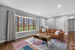 Building Photo - 436 Springhill Dr