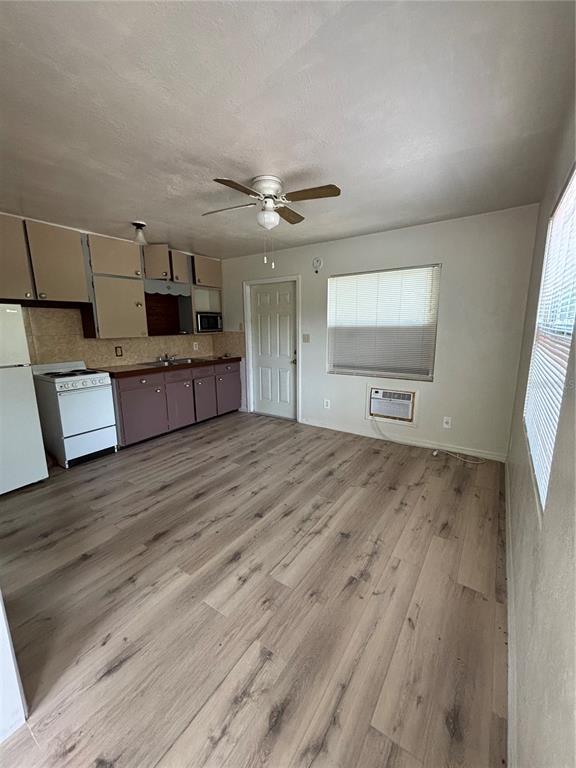 Building Photo - 1217 Carolyn Ln