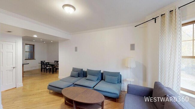 Building Photo - 5327 S Harper Ave