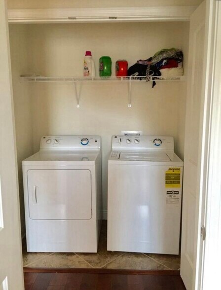 Laundry Room - 2127 Wilsons Plover Cir