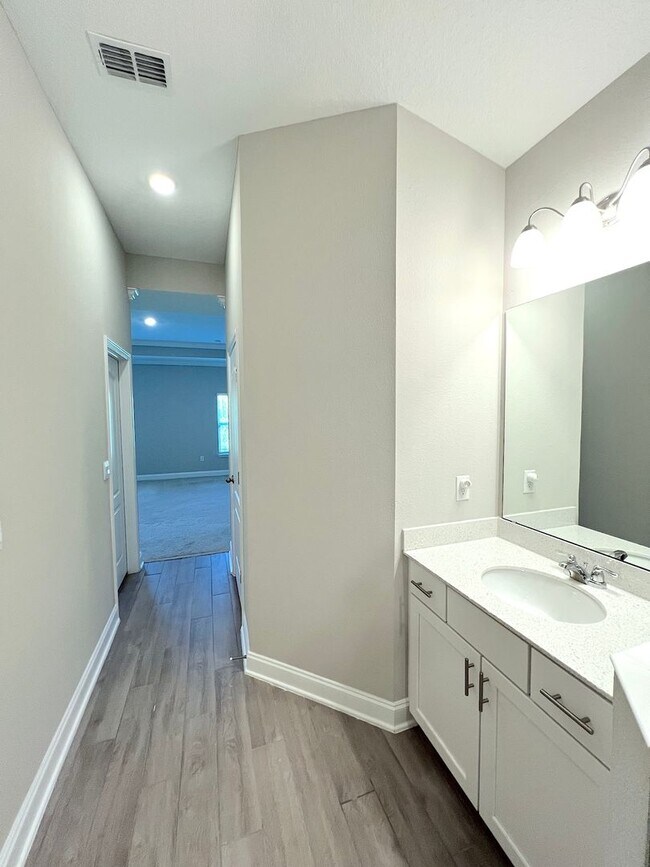 Building Photo - GORGEOUS 5 Bed 4 Bath 3 Car Garage HOME w COMMUNITY POOL for RENT!