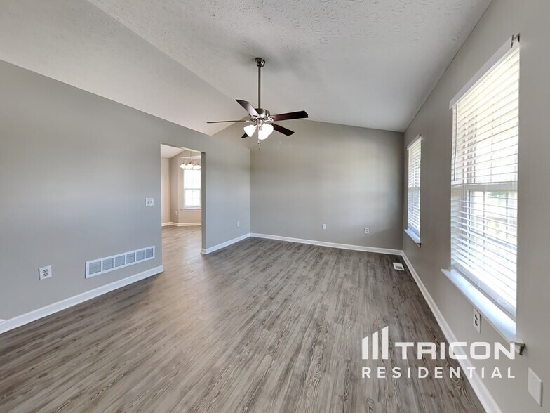 Building Photo - 89 Pin Oak Ct