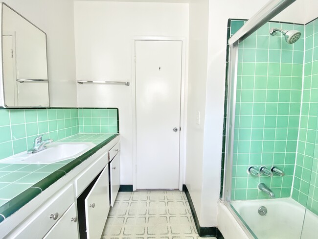 Building Photo - 1055 S Wooster St