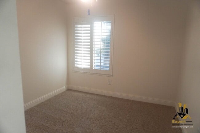 Building Photo - 3605 Larchmont Square Ln