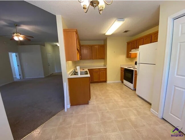 Building Photo - 116 Enlish Dr